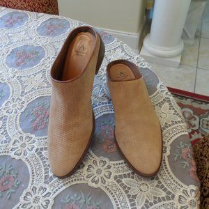 Aquatalia | Shoes | Aquatalia Beige Textured Suede Leather Mules 85m |  Poshmark